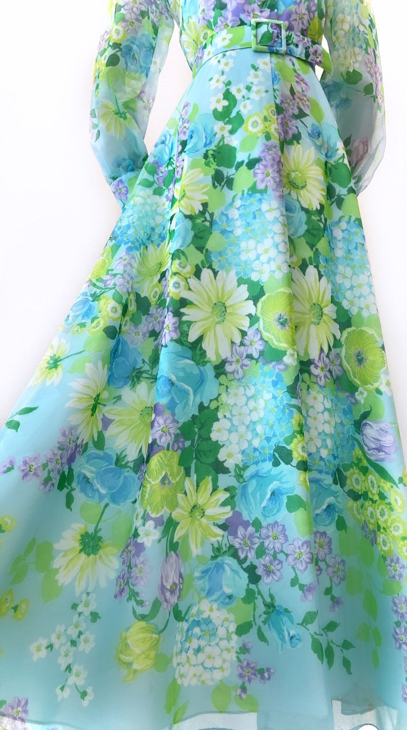 Vintage - Light Blue Floral Tergal Gown