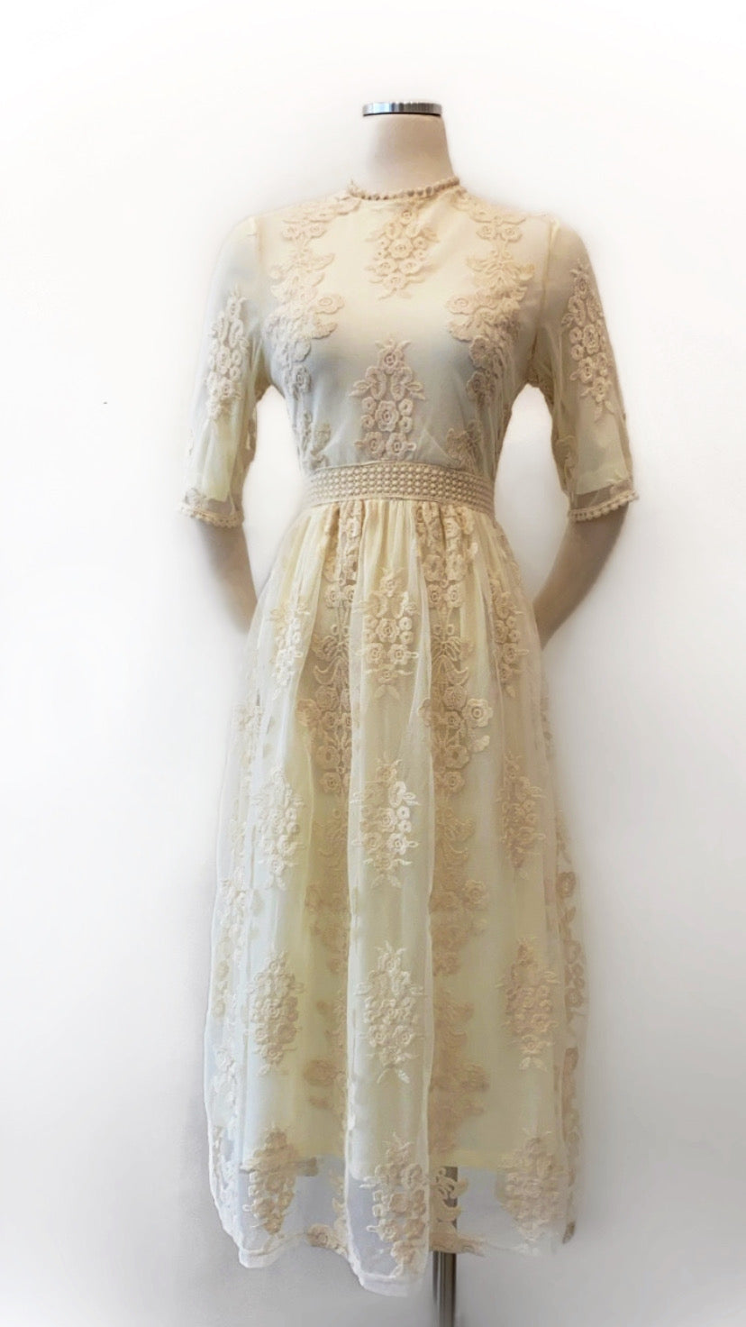 Vintage - Floral Embroidered Tulle Midi Dress