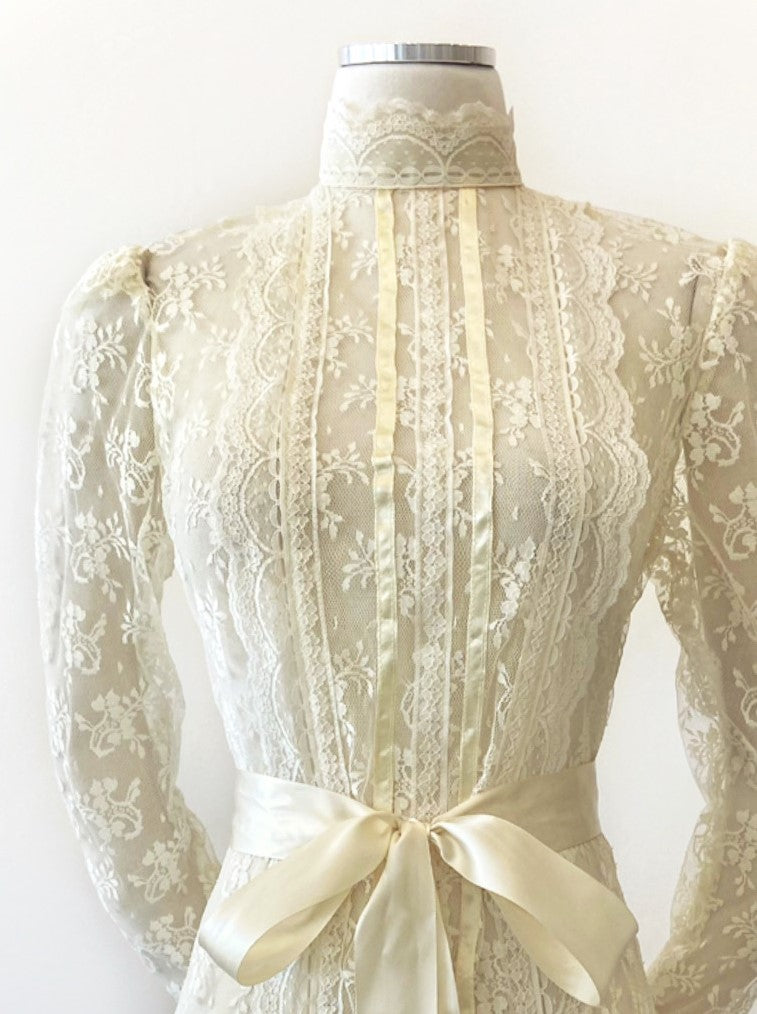 Vintage - All Lace Low-Waist Midi Dress