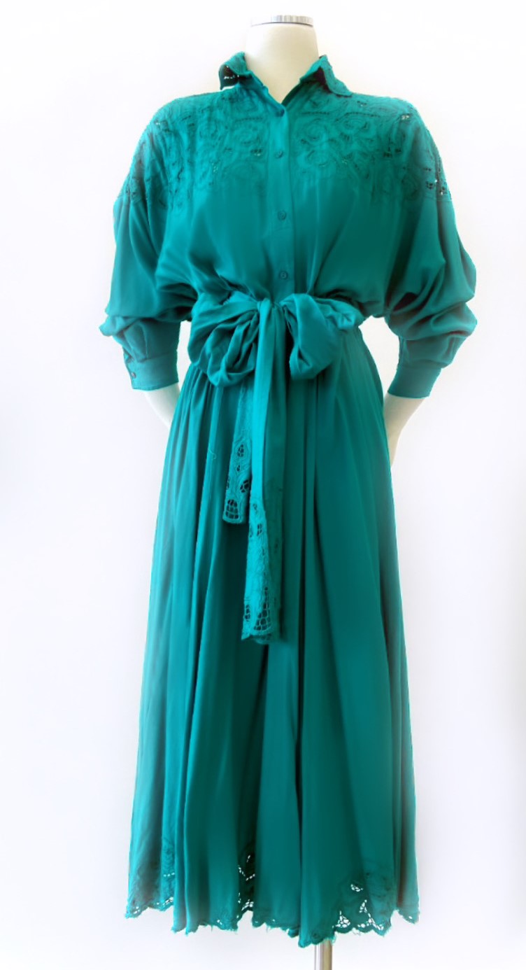 Vintage - Eyelet Trimmed Flowy Dress
