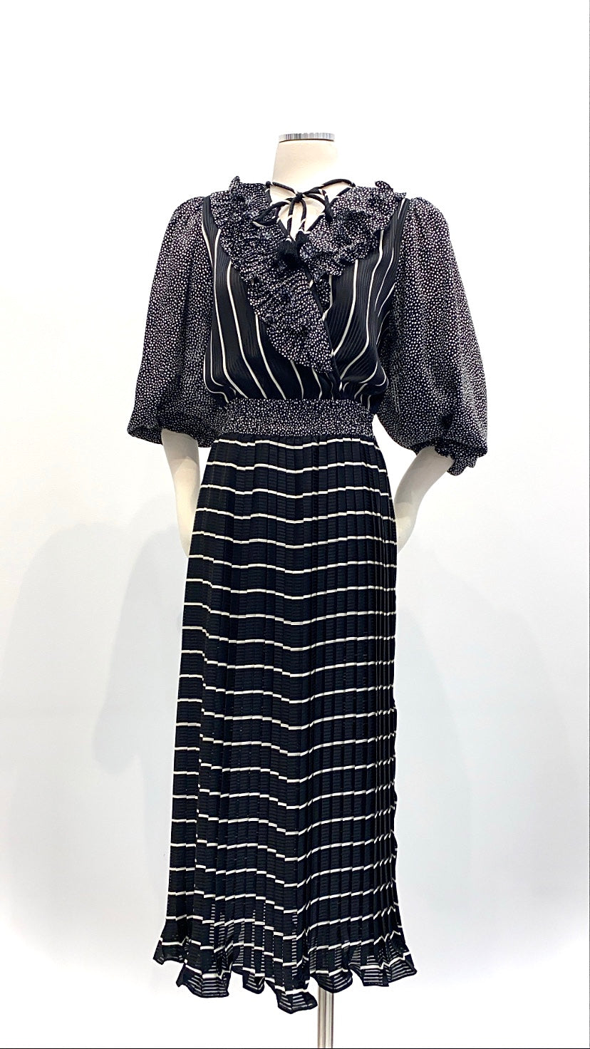 Vintage - Pleated Midi Dress