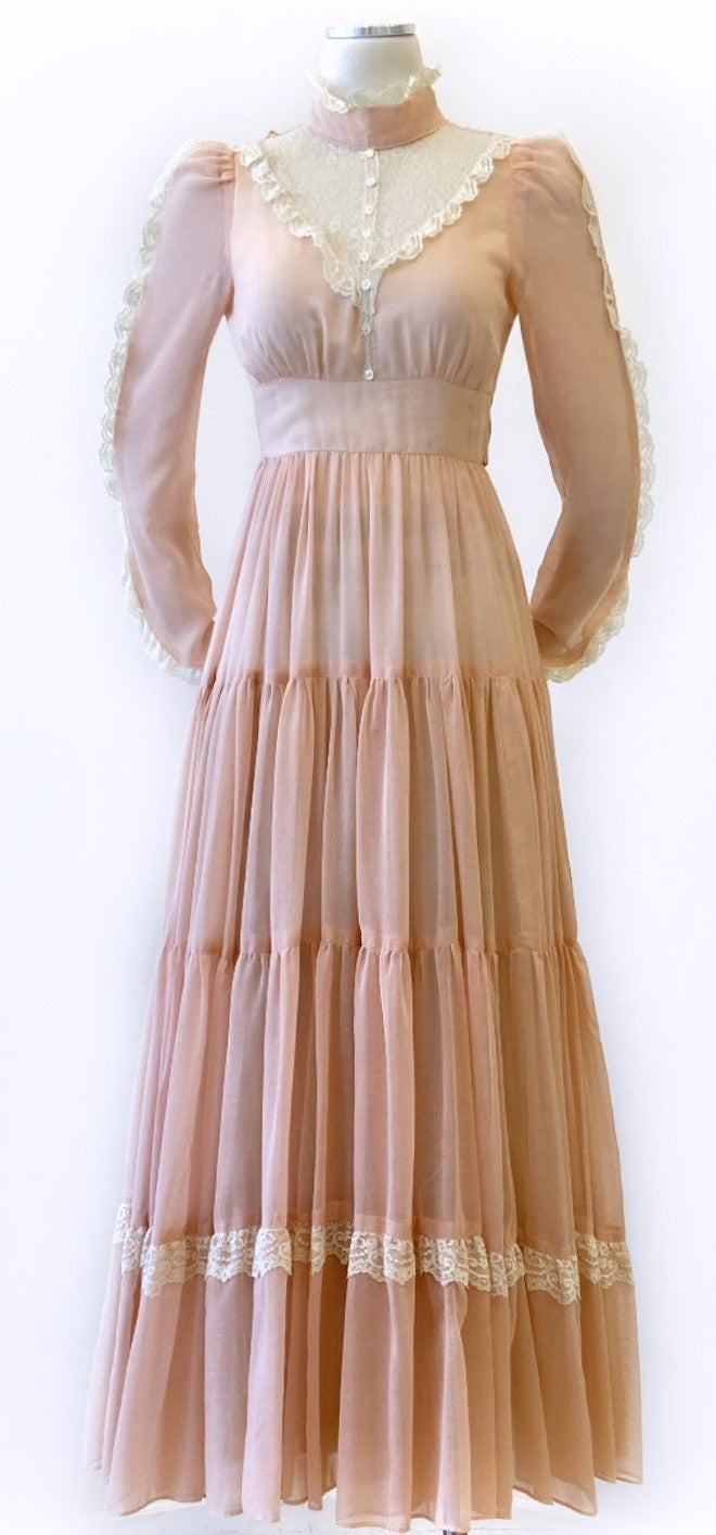 Vintage - Voile Classy Peach Gown