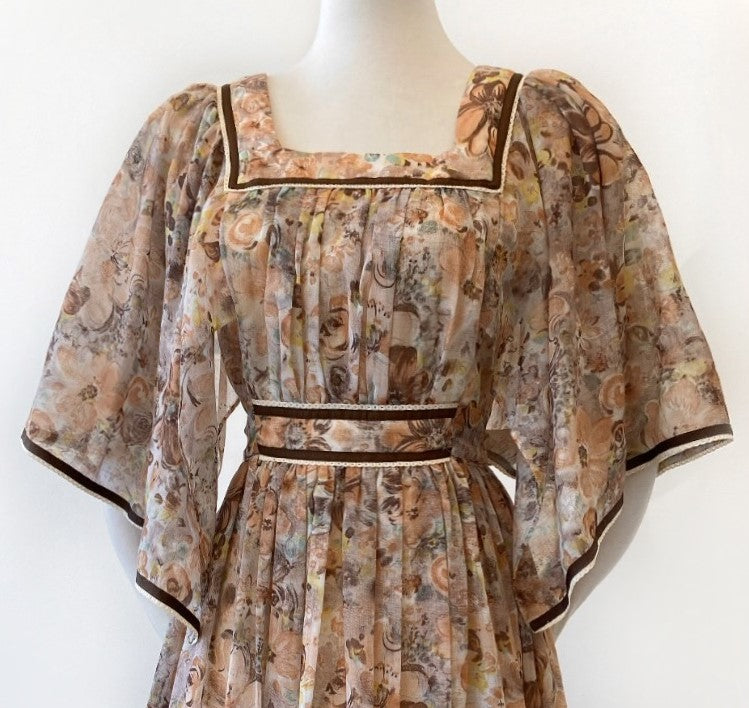 Vintage - Winged Sleeve Maxi Dress